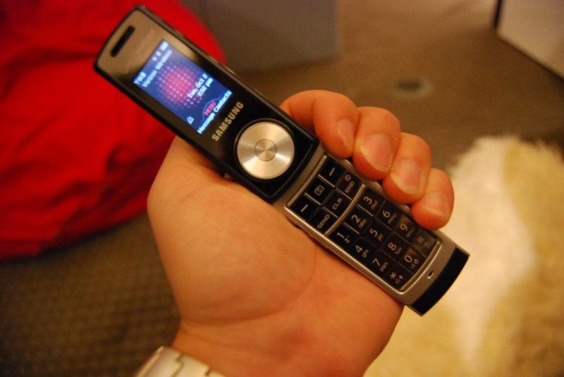 Illustration for article titled Hands On with Verizon's Cute Lil Samsung Juke